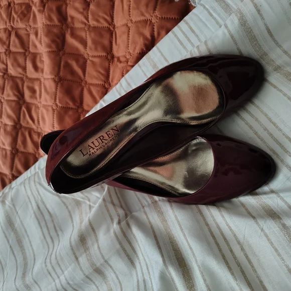 Ralph Lauren Burgundy Patent Leather Heels with Block Heel - Picture 7 of 10